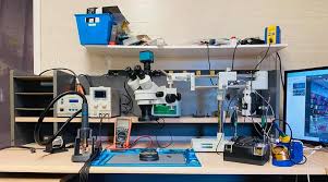 Phone repair technician at Fixtronics NYC serving Hoboken NJ residents