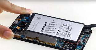 Phone battery replacement NYC — iPhone and Android battery swap from $49 at Fixtronics near Penn Station