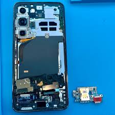 Phone battery swelling and bulging — what a swollen phone battery looks like and what to do