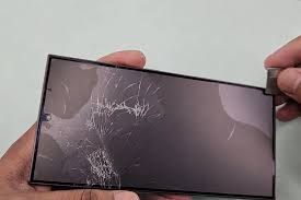 iPhone screen repair NYC — same-day service from $79 at Fixtronics near Penn Station